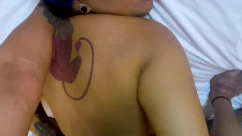 Smash Thots Films: В видео от первого лица, отдаю связанную чернокожую Neko Little Bleu J со спиной