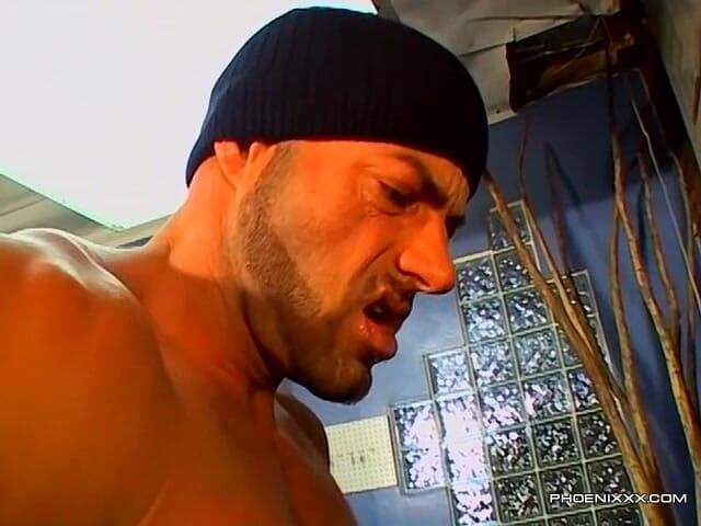 Phoenixxx: Riempio il suo buco muscolare per uomo