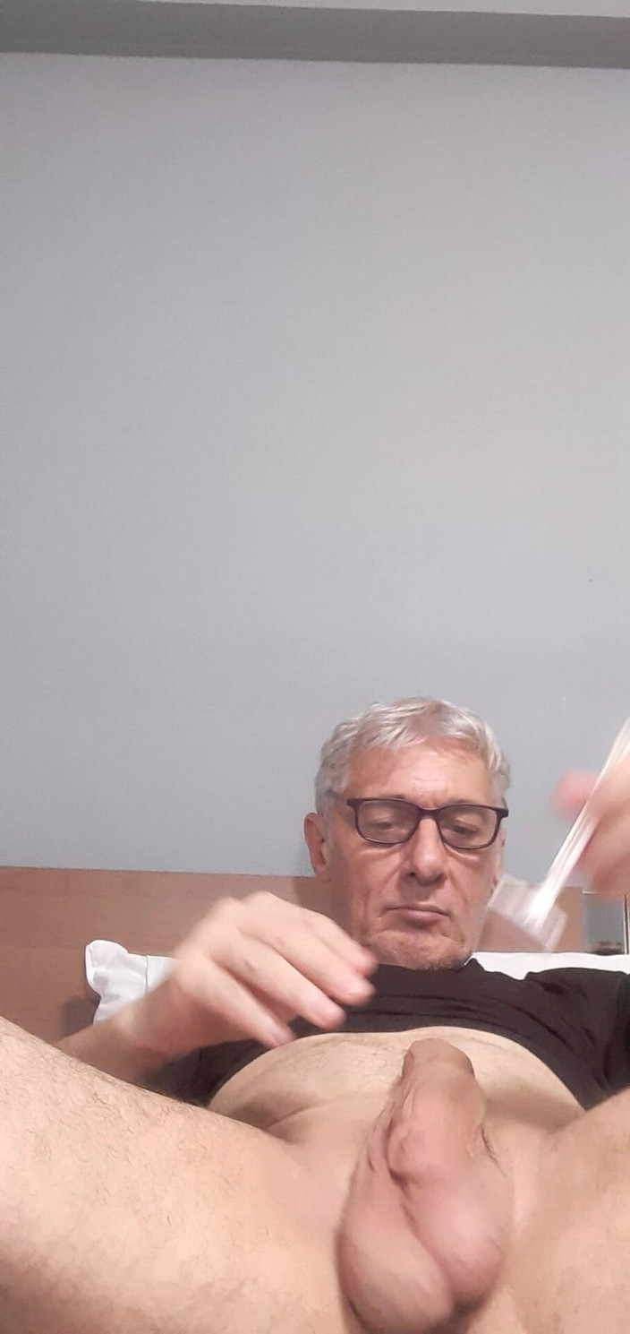Big uncut hard cock: Geschoren monsterlul en enorme enorme grote ballen