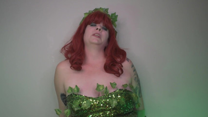 Deanna deadly: Poison Ivy fondu par un super-héros en POV