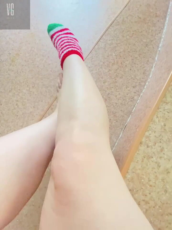 VikkiGeorgia: Oiled Feet