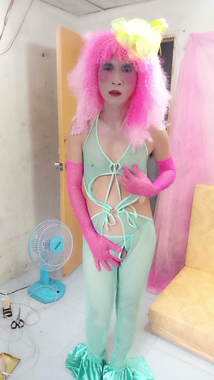 nguyen dang thien tri: Oanh Le สาวข้ามเพศใส่เสื้อผ้าเซ็กซี่ หนังโป๊ Cucu ความสุขมากเกินไป