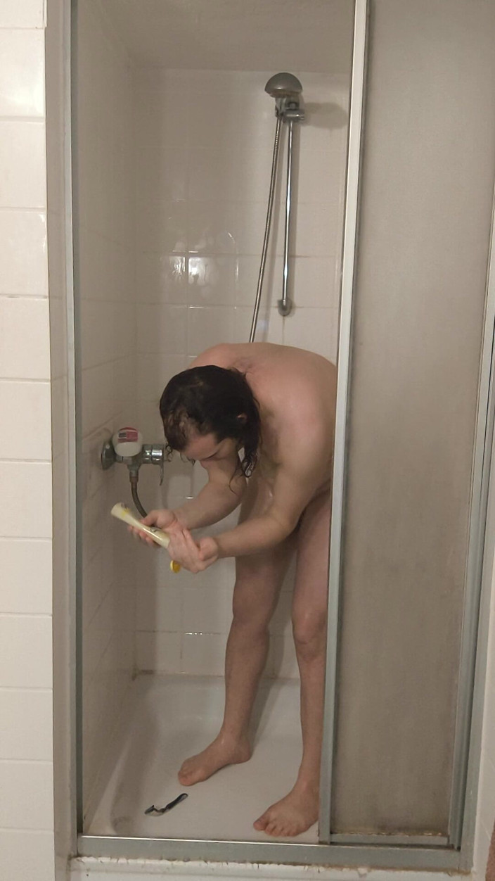 JanineLang: Prysznic, golić, osuszyć i wziąć hormony