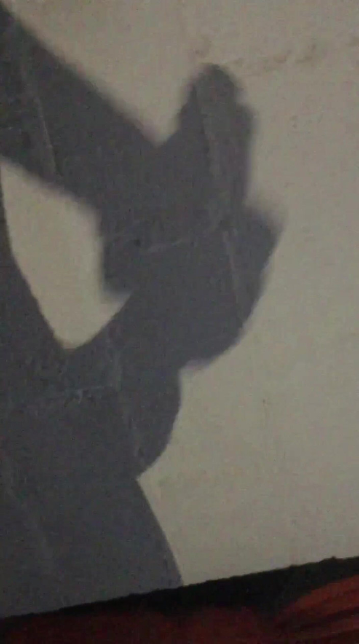 IanAlban: Abang tiri sebelah dan saya di sini melancap