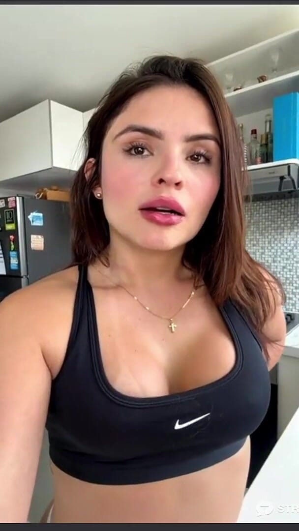 Milf Latina: Я Хочу, Щоб Мене Трахала В Моїй Квартирі Моя Велика Дупа