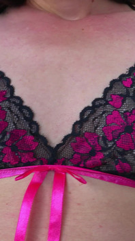 Arielle Lane - essai de lingerie noire