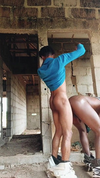 Scopata in una casa solitaria non semplice