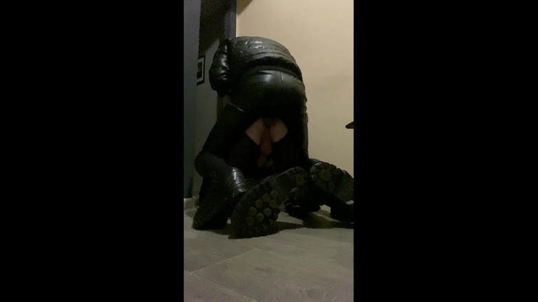 KinkySirius: Bandido De Couro Fode Bicha De Couro Difícil Parte 1