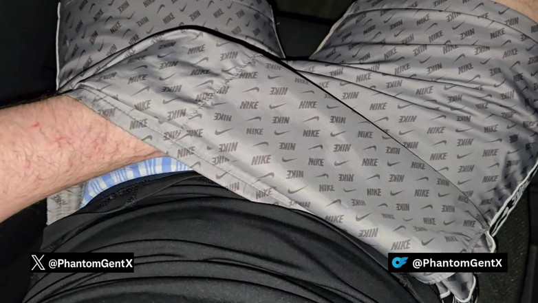 PhantomGentX: Tată vitreg german musculos după antrenament în mașină - masturbare excitată cu...