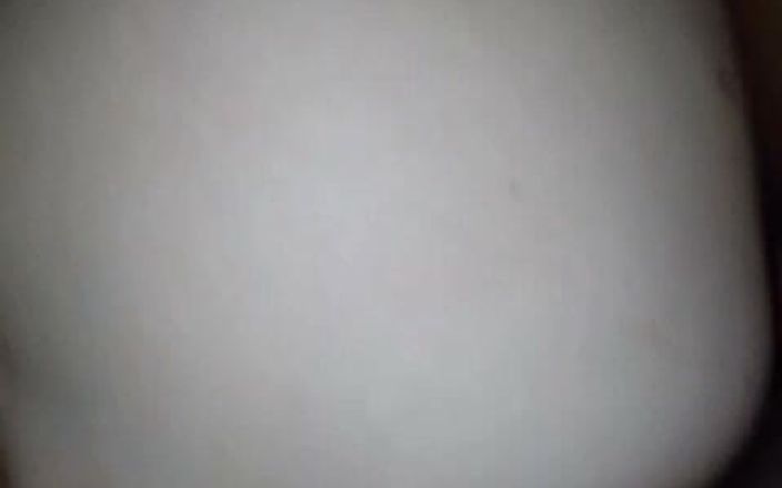 Sofixxx: 不貞な義理の妹は再び彼女のおいしいお尻を病的にさせ、私は義理の兄が到着する前に彼女の後背位をファックします