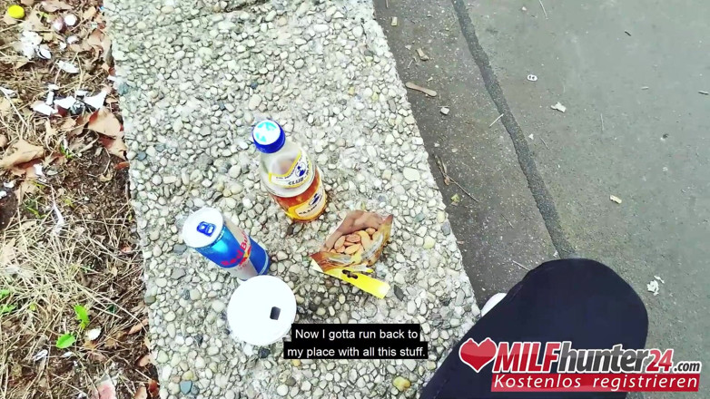 MILF Hunter 24: Adrienne Kiss被熟女猎人放进她的荡妇地方!