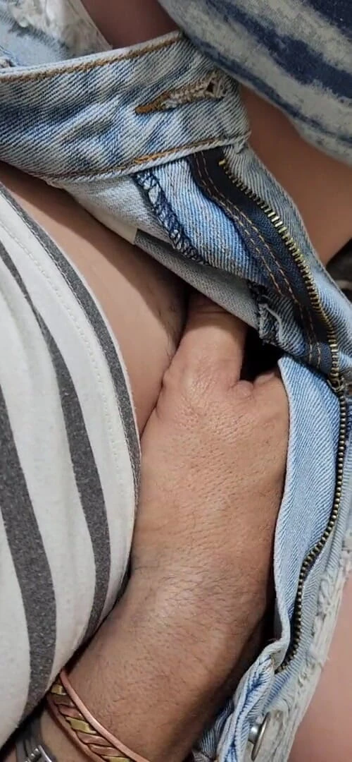Sparowdox: 抚摸我穿着紧身牛仔裤的19岁女友