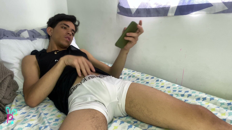 Isak pervert: Ritmo latino e um grande pau enorme cheio de leite