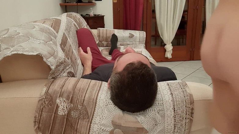 goddess82: Adakah Awak Bersedia Untuk Kalah Di bawah Pepek Saya?