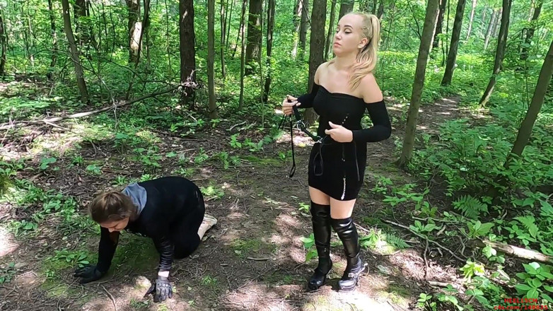 Heel 15 cm: Racing in the Forest