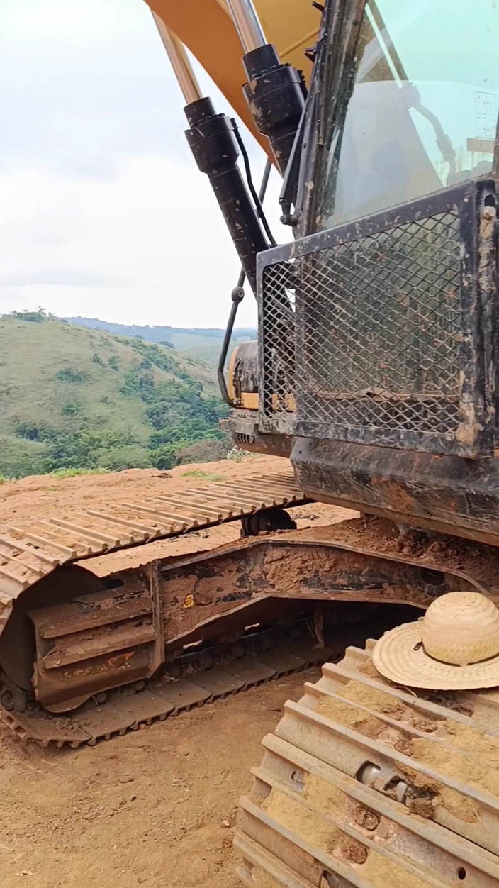 Tio Barbudo: ลุงเคราถูกระยําโดย Zé Agroboy ใน Passio na Roça⁷