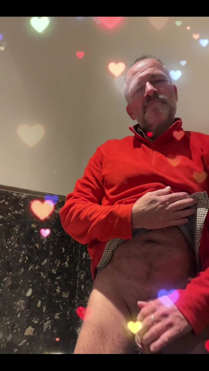 Daddybearvlc: Připojte se ke Mně na Valentýnské noci všechny platformy .. ale Žijte...