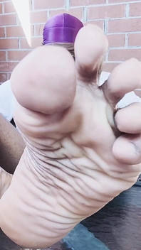 I Touch and Sniff My Soles After Bath (2) (2025)