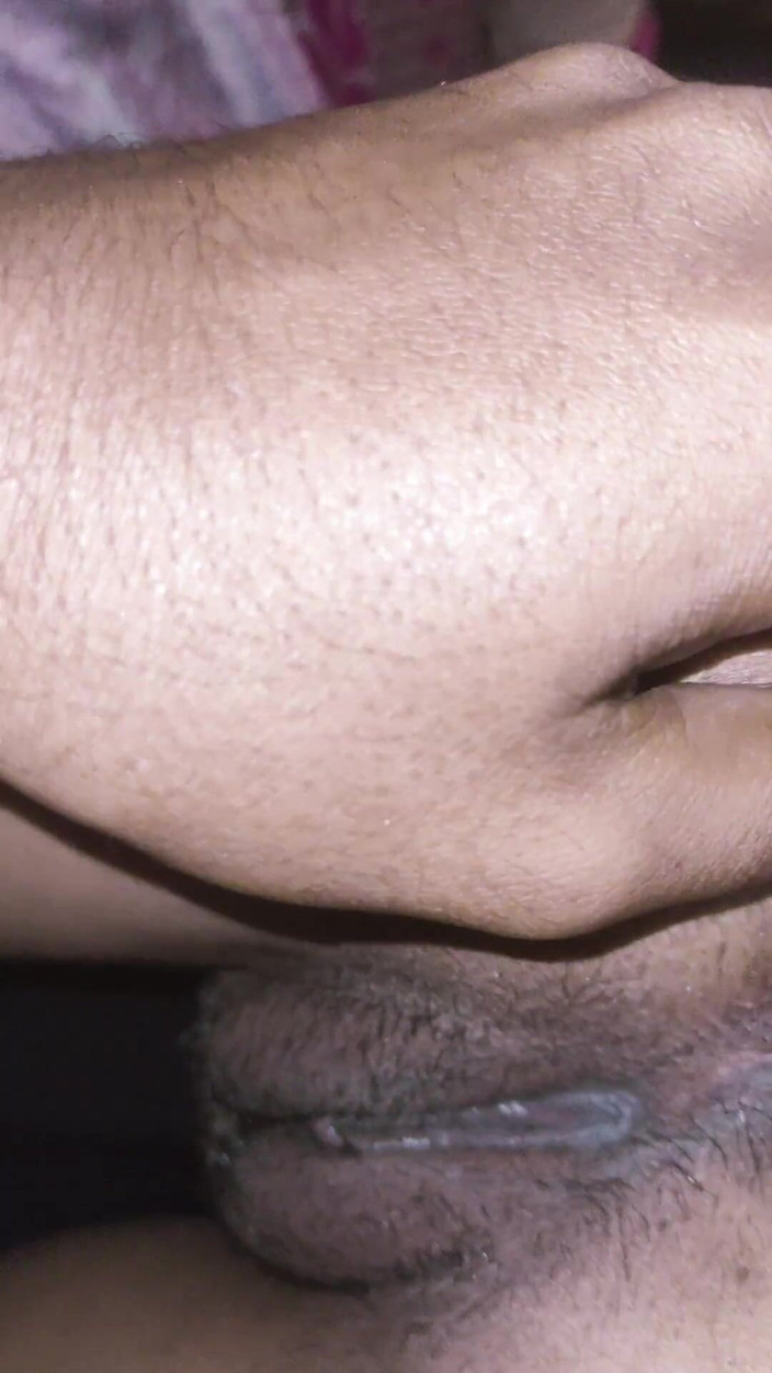 Lovely Dipti: Hintli kadın domaltarak sikişiyor