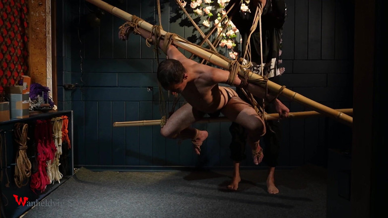 Wanheldvig: Zeus Cantik Diikat Dengan Tali Jute Shibari Elegance Dalam Ketegangan...