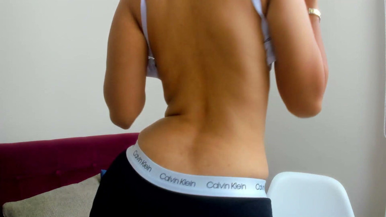 Latin webcam: Latian sex chce být tvrdě ošukána ve svém pokoji a...