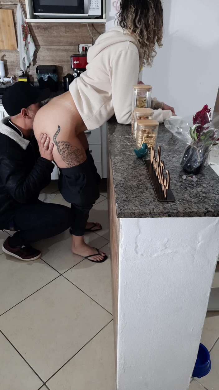 Gabi SweetCouplesStories: La figliastra non può nemmeno riposare mentre fa colazione.