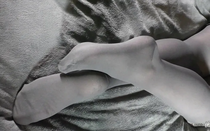 Mistress Legs: Foot fetish legs in grey opaque tights