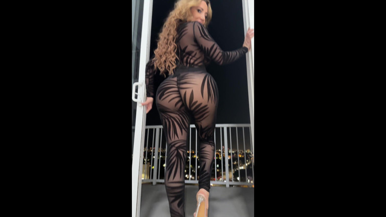 Boy meets MILF: Big Booty Cougar Richelle Ryan Comes Over for Late Night...