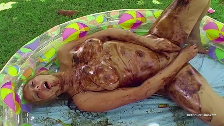 British Sex Films: Chubby babe gets messy with sauce