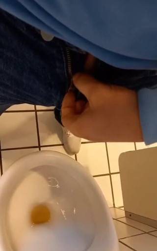Pissgay: Biraz sidik