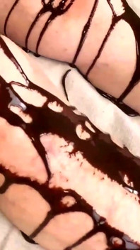 ईस्टर अंडे बनाते समय मुझे चॉकलेट के साथ ले जाया गया