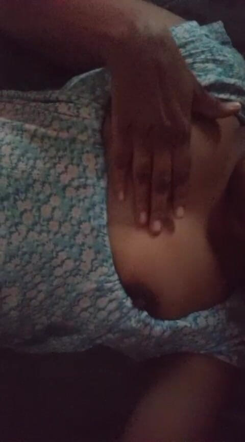 Anne White: Awek Sri Lanka melancap di bilik mandi dengan nafsu dildo...
