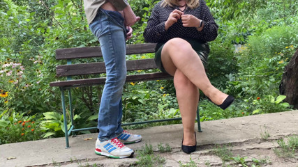 OurFetishLife: Sexy máma podojila sperma na oblečení