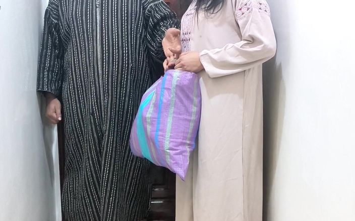 Amal Arab: 阿拉伯操逼在地板上