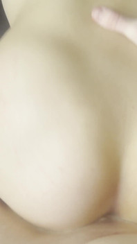 Scopata ravvicinata di una teen di 18 anni! POV!