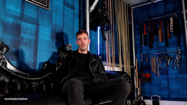 TomBakerBDSM: En primer plano - te quiero en castidad permanente (4k)
