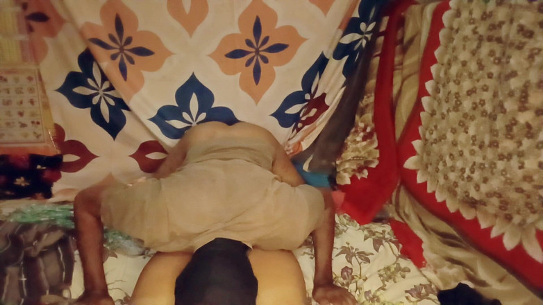 Poojakabir: Indyjska wioska ciocia, wszystkiego najlepszego, część 1