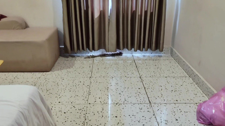 Anonymous Vlogger: Pasangan Khmer ngentot di Hari Tahun Baru Imlek!