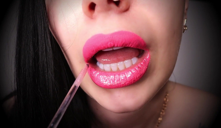 Goddess Misha Goldy: Lippenglanz-lust! JOI