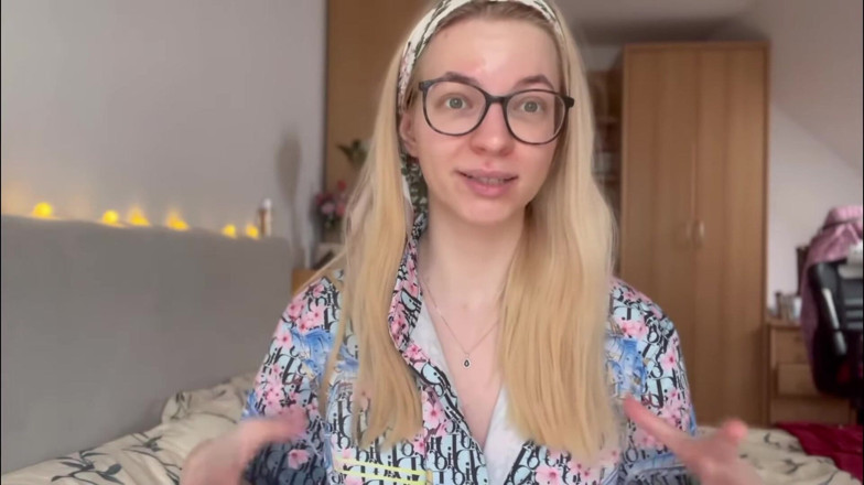 Goddess_Bella_Rae: एक महीने में $30 पर रहने वाले पेपिग ने उसे सूखने के बाद कुल्ला किया