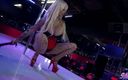Sabrina Sabrok: Séance photo dans les coulisses du club de strip-tease Red...