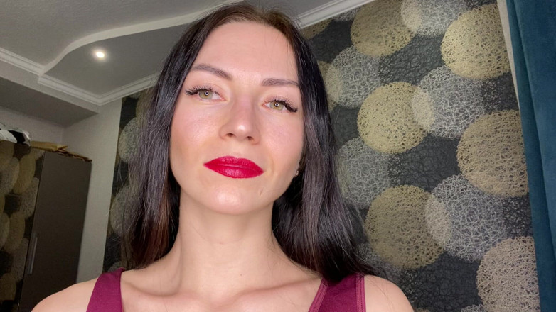 Princess Monica: Obličej, ústa, rty fetiš obryně