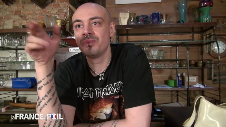 French Gonzo: Tourist Slut in Paris Is Not Afraid by a Deepthroat