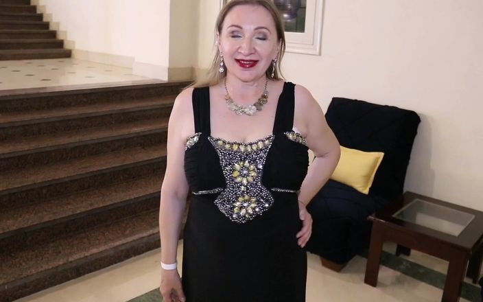 MariaOld: 熟女丰满的老熟女在丝袜汇编