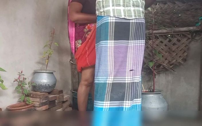 Priyanka314: Video bokep tante dengan gaun gaya doggy yang menarik