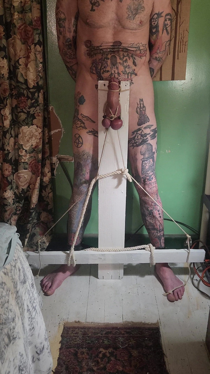 Goode Girl: 不卫生的十字架睾丸摧残