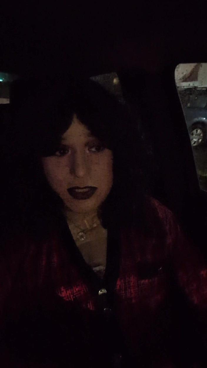 Tongue Lashor 69: Alone in Car