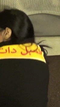 Geile Arabische vreemdgaande vrouw neuken dat ze op zijn hondjes zo heet is