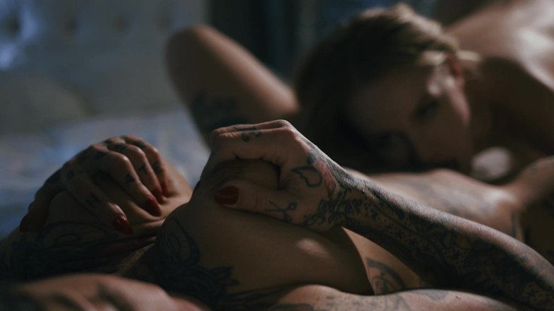SweetheartVideo: Kissing Lesbians