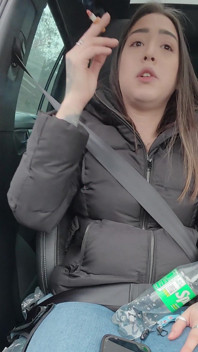 Melanie dark merokok seluar dalam basah dan memancut mani di dalam kereta saya